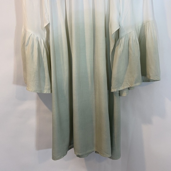 Elegant Off-Shoulder Mini Dress in Cream - Picture 5 of 9